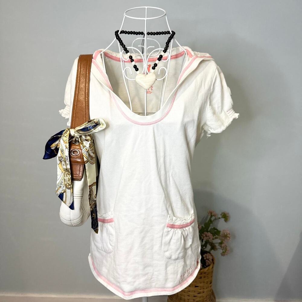 Gorgeous vintage y2k Roxy pink & white fitted hoodie babydoll style top